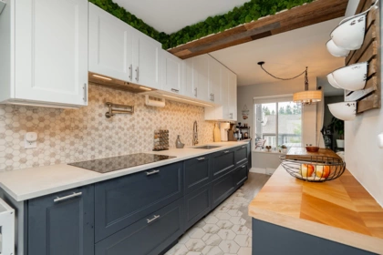 301 7465 Sandborne Avenue, Burnaby, BC, Burnaby — Apartment/Condo for sale