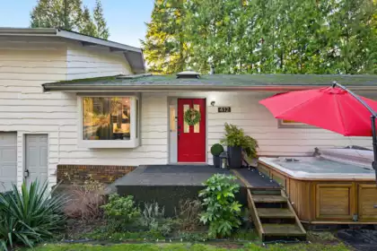 412 Elm Street, Port Moody, BC, Port Moody — Single Family Residence for sale