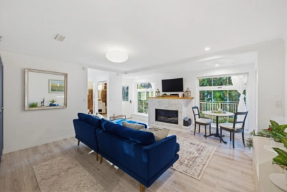 Hallway Photo of 412 Elm Street, Port Moody, BC