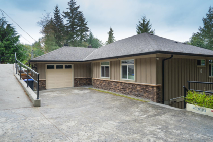 5886 Sandy Hook Road, Sechelt, BC, Sechelt — Single Family Residence for sale