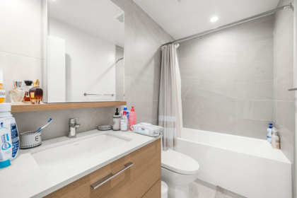 Guest Bathroom Photo of 2607 2181 Madison Avenue, Burnaby, BC