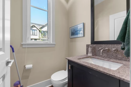 Walk-In Closet Photo of 420 2580 Langdon Street, Abbotsford, BC