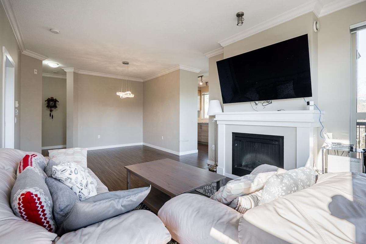 Dining Area Photo of 414 1150 Kensal Place, Coquitlam, BC
