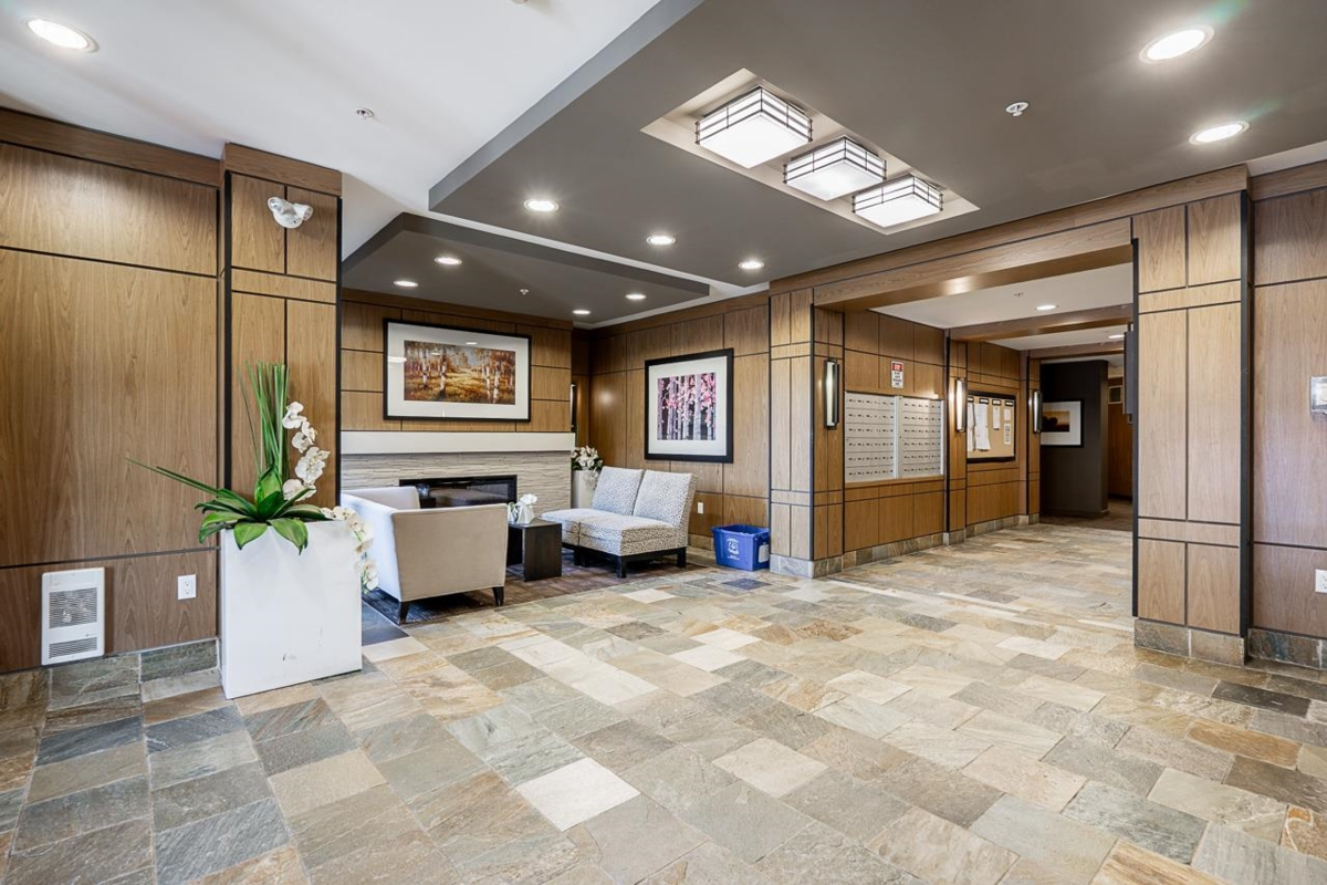 Entry Foyer Photo of 414 1150 Kensal Place, Coquitlam, BC