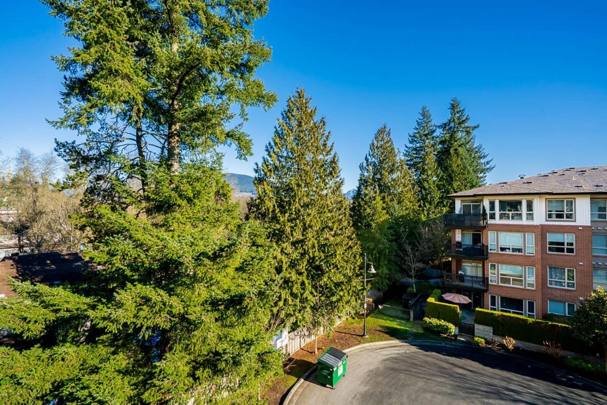 Mudroom Photo of 414 1150 Kensal Place, Coquitlam, BC