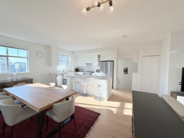 Kitchen Island Photo of 162 3565 Baycrest Avenue, Coquitlam, BC