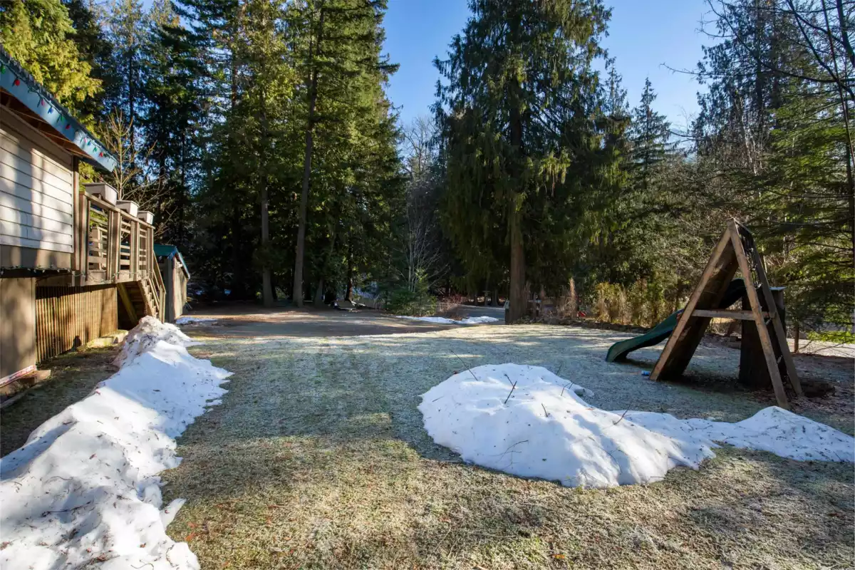Hallway Photo of 9245 Pemberton Portage Road, D'Arcy, BC
