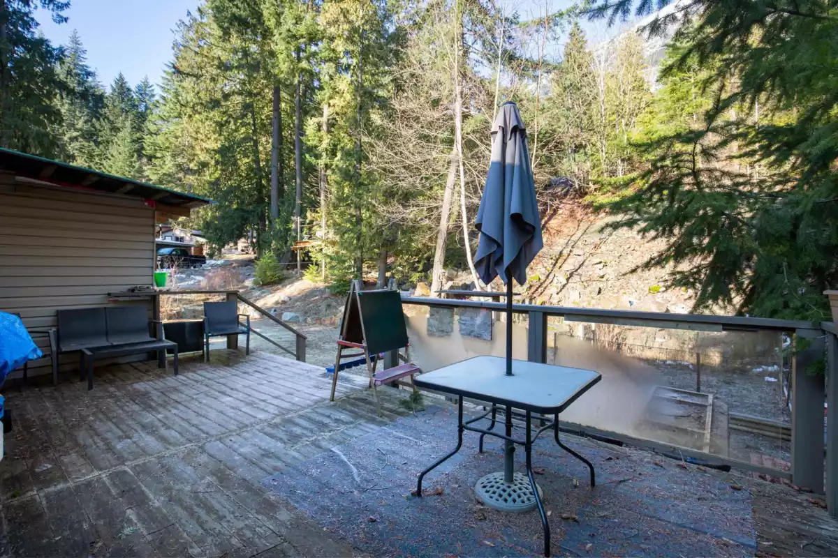 Mudroom Photo of 9245 Pemberton Portage Road, D'Arcy, BC