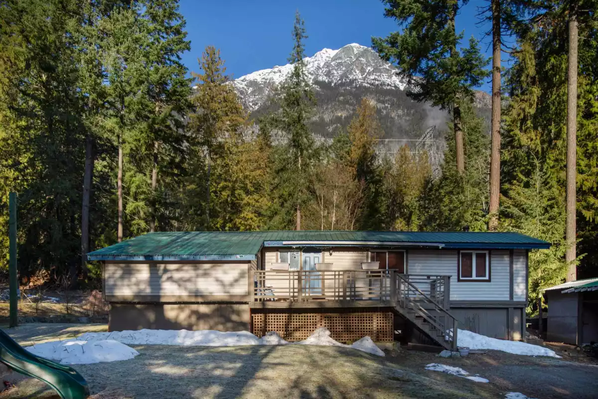 Swimming Pool Photo of 9245 Pemberton Portage Road, D'Arcy, BC