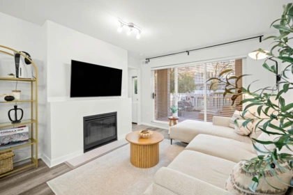 118 5900 Dover Crescent, Richmond, BC, Richmond — Apartment/Condo for sale
