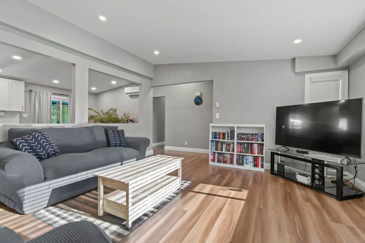 Kitchen Photo of 6979 Fraser Drive, Agassiz, BC