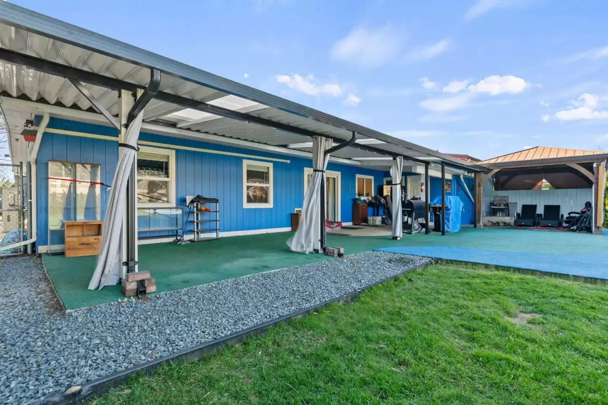 Laundry Room Photo of 6979 Fraser Drive, Agassiz, BC