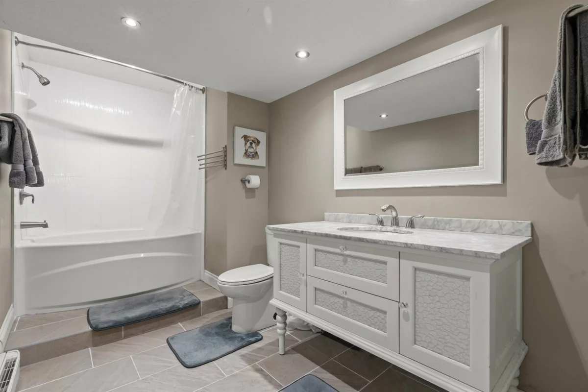 Primary Bathroom Photo of 6979 Fraser Drive, Agassiz, BC