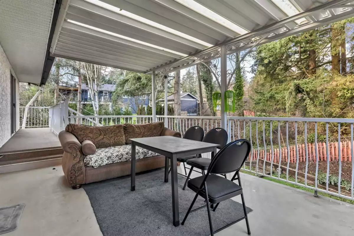 Entry Foyer Photo of 20225 40 Avenue, Langley, BC