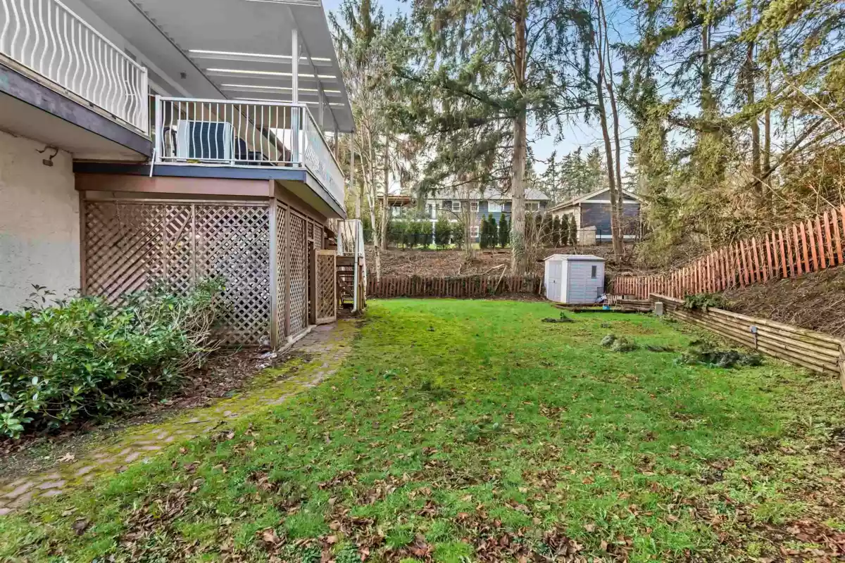 Front Yard Photo of 20225 40 Avenue, Langley, BC