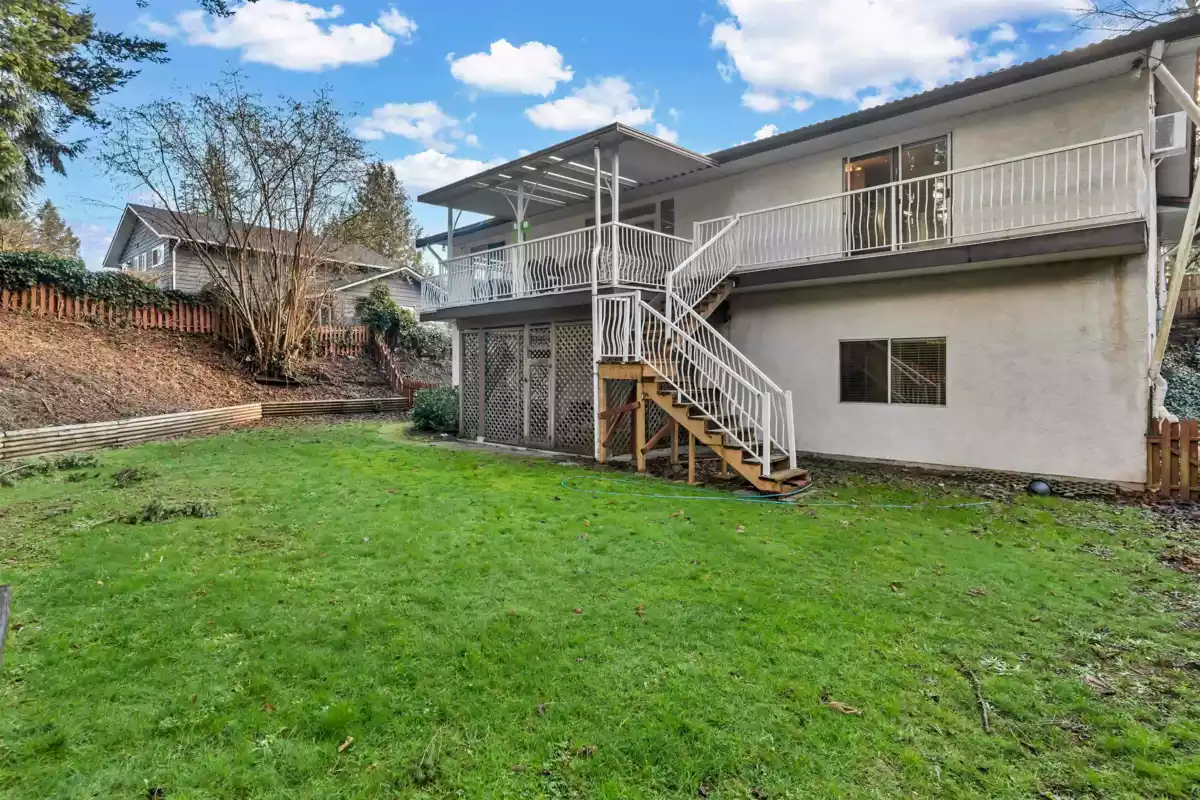 Hot Tub / Spa Photo of 20225 40 Avenue, Langley, BC