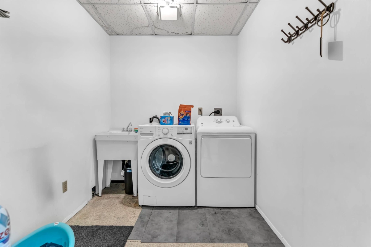 Staircase Photo of 20225 40 Avenue, Langley, BC