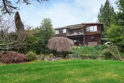 4908 Laurel Avenue, Sechelt, BC, Sechelt — Single Family Residence for sale