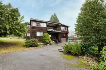 4908 Laurel Avenue, Sechelt, BC, Sechelt — Single Family Residence for sale