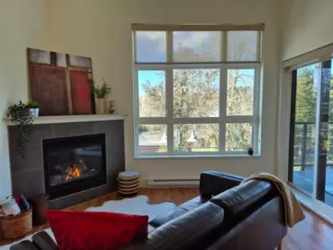 306 5682 Wharf Avenue, Sechelt, BC, Sechelt District — 1 bed apartment/condo for sale