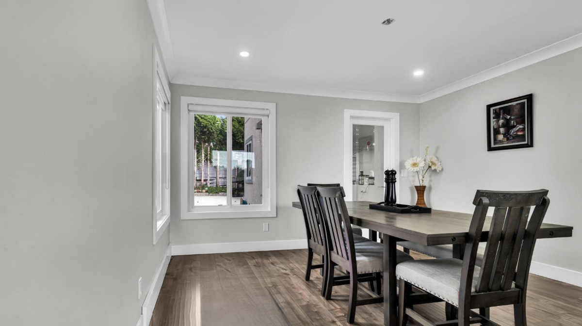 Breakfast Nook Photo of 6748 123a Street, Surrey, BC