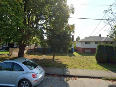 439 E 16th Street, North Vancouver, BC, Queensbury — 4 bed single family residence for sale