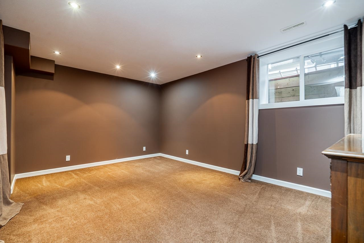 Backyard Photo of 18954 71 Avenue, Surrey, BC