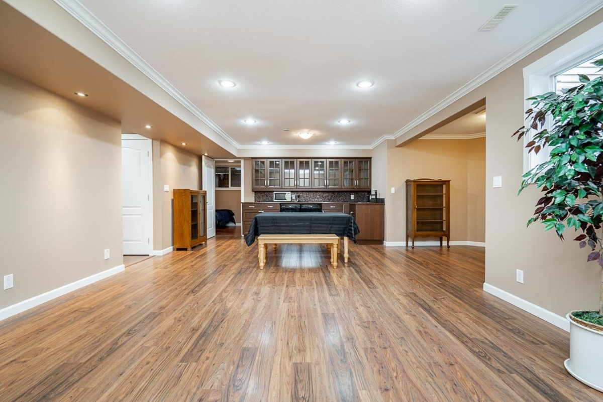 Garage Interior Photo of 18954 71 Avenue, Surrey, BC