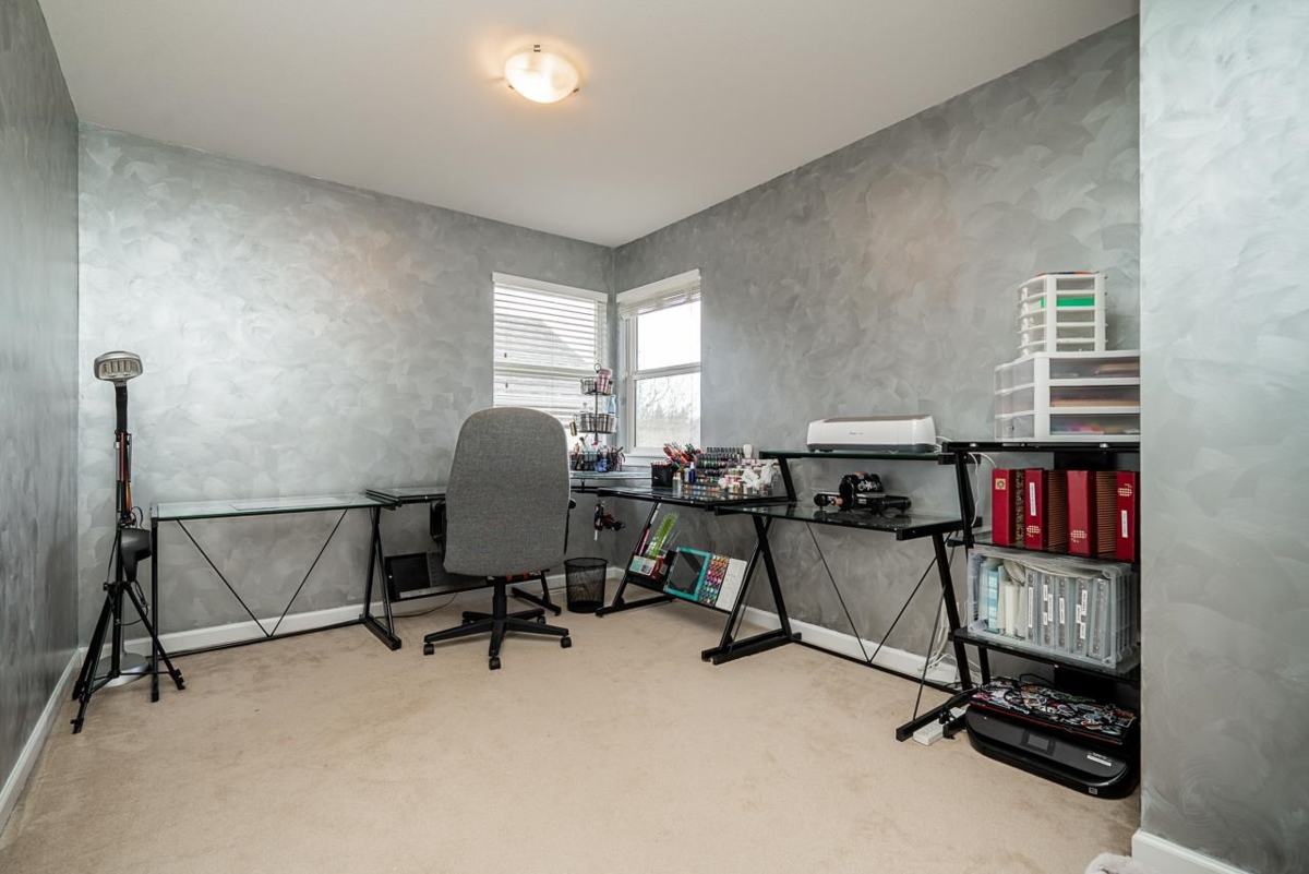 Mudroom Photo of 18954 71 Avenue, Surrey, BC