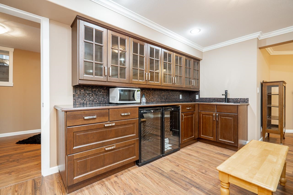 Outdoor Deck Photo of 18954 71 Avenue, Surrey, BC