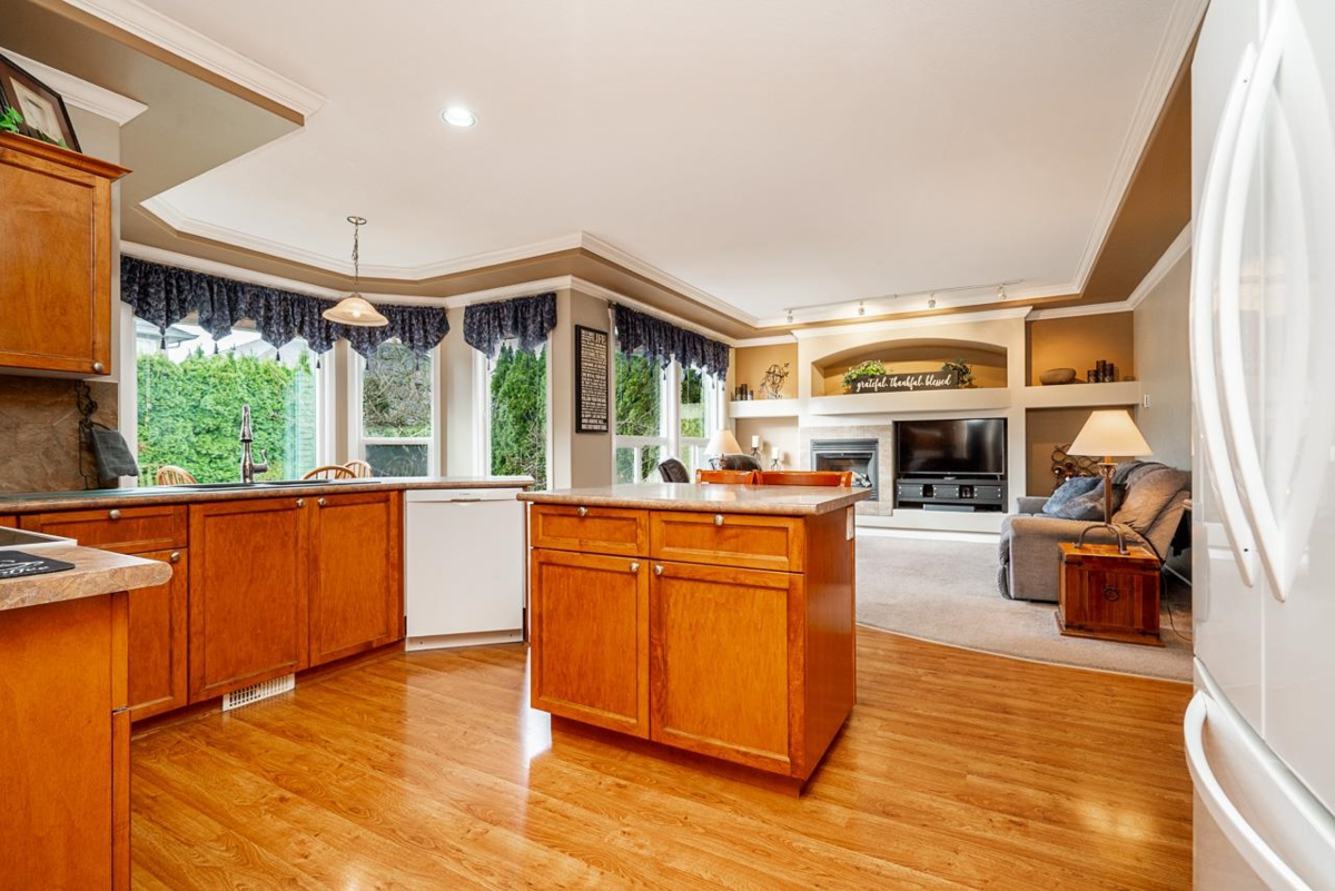 Primary Bedroom Photo of 18954 71 Avenue, Surrey, BC