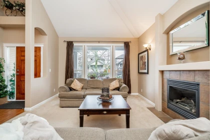 18954 71 Avenue, Surrey, BC, Surrey — Single Family Residence for sale
