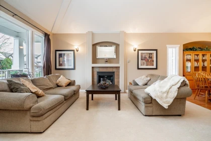 18954 71 Avenue, Surrey, BC, Surrey — Single Family Residence for sale