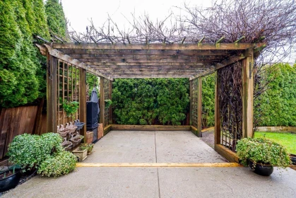 Hot Tub / Spa Photo of 18954 71 Avenue, Surrey, BC