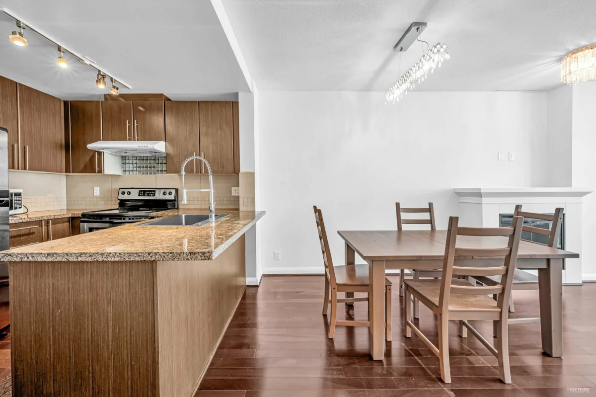 Entry Foyer Photo of 3303 892 Carnarvon Street, New Westminster, BC