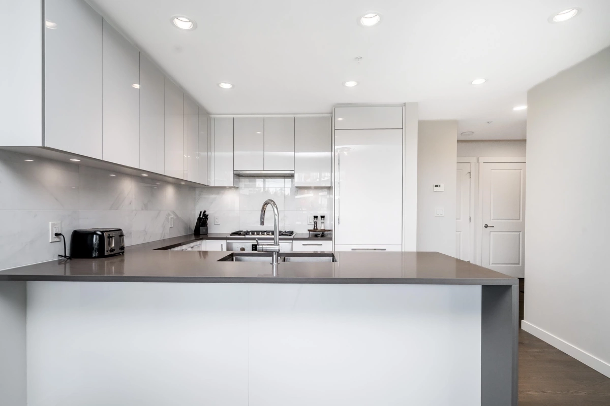Kitchen Photo of 1705 3487 Binning Road, Vancouver, BC