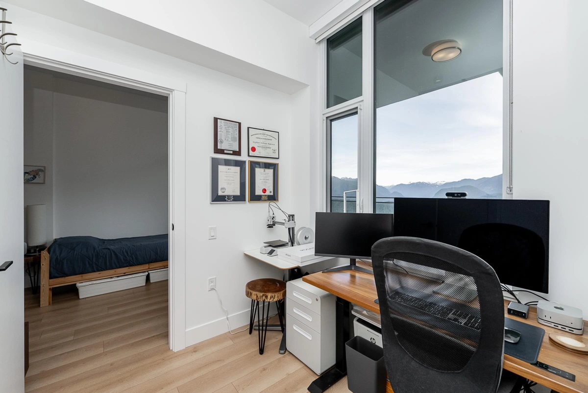 Breakfast Nook Photo of 1202 8750 University Crescent, Burnaby, BC