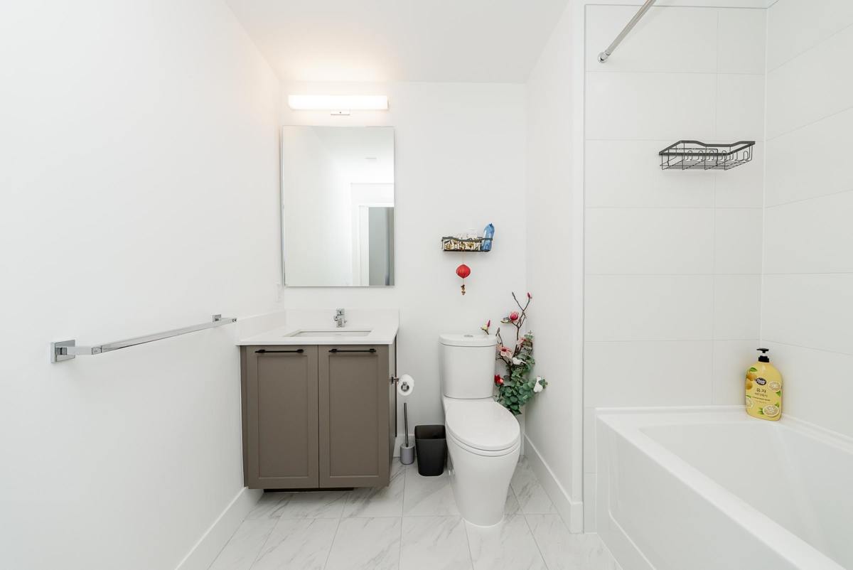 Primary Bathroom Photo of 1202 8750 University Crescent, Burnaby, BC