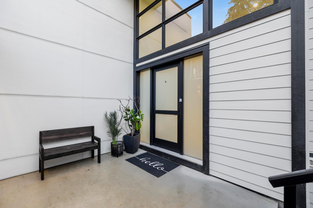Dining Area Photo of 1007 Ioco Road, Port Moody, BC