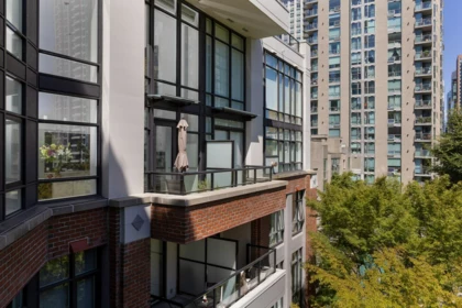 Backyard Photo of 401 988 Richards Street, Vancouver, BC