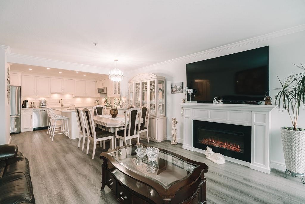 Guest Bathroom Photo of 301 19236 Ford Road, Pitt Meadows, BC