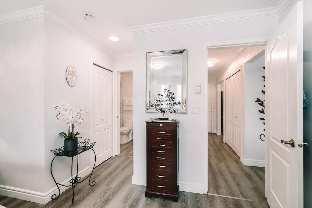 Hallway Photo of 301 19236 Ford Road, Pitt Meadows, BC