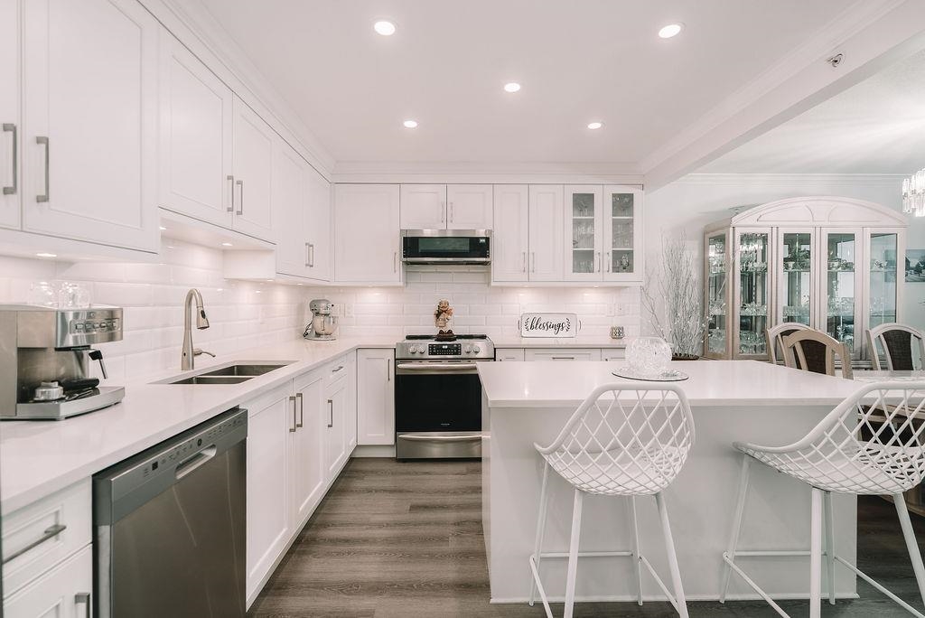Living Room Photo of 301 19236 Ford Road, Pitt Meadows, BC