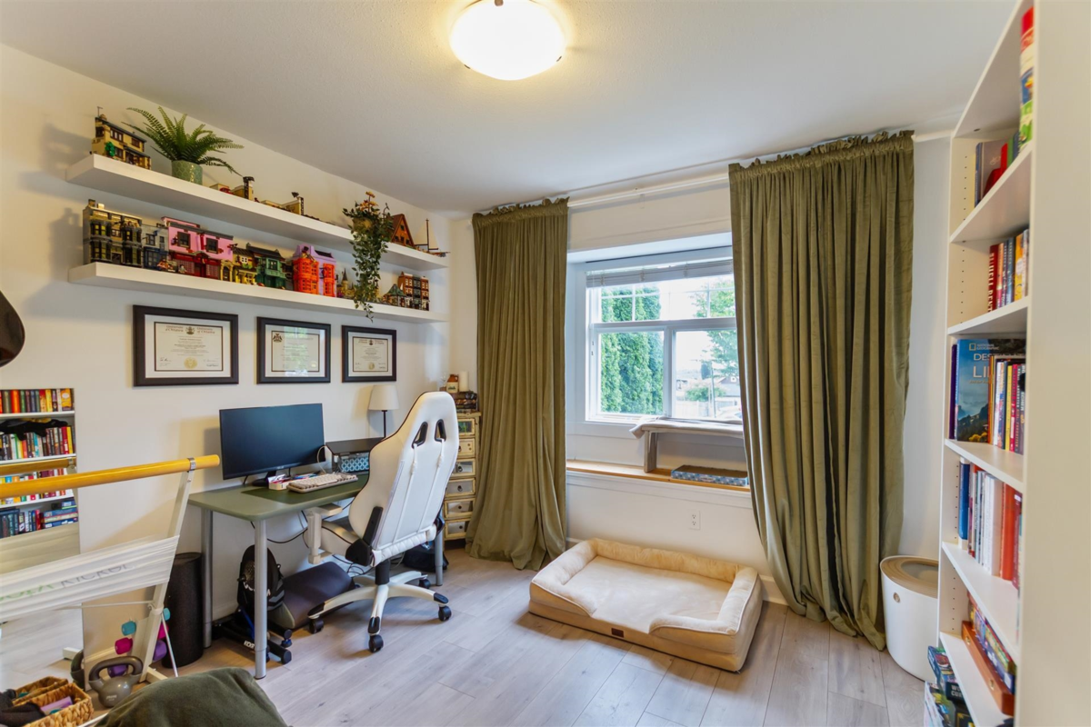 Entry Foyer Photo of 6450 St. George Street, Vancouver, BC