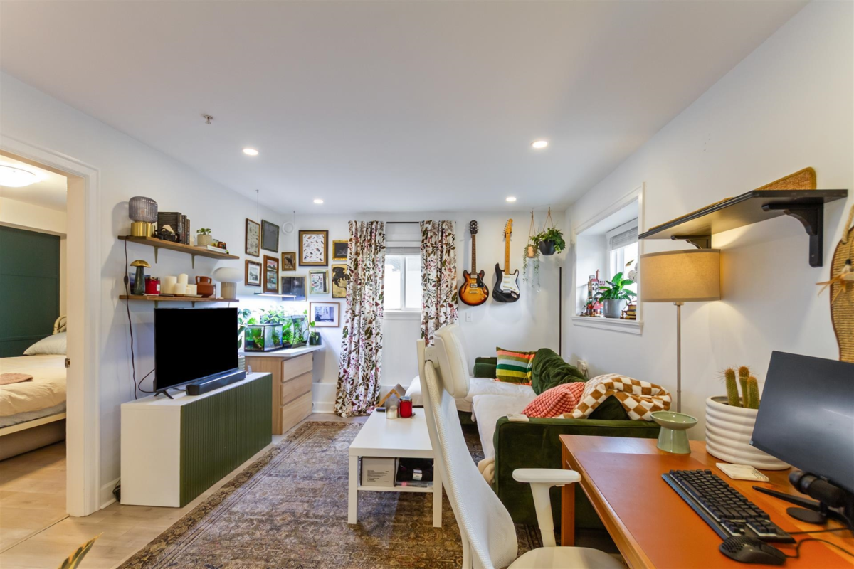 Laundry Room Photo of 6450 St. George Street, Vancouver, BC