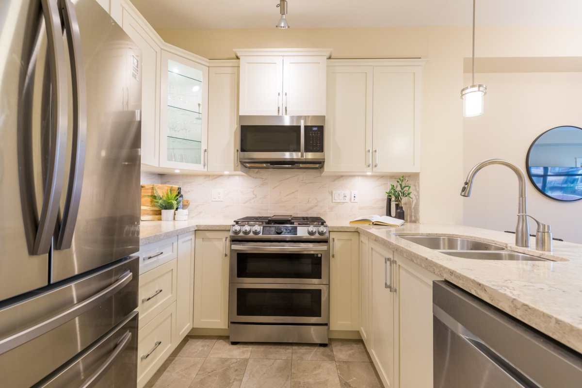 Kitchen Photo of 311 8561 203a Street, Langley, BC