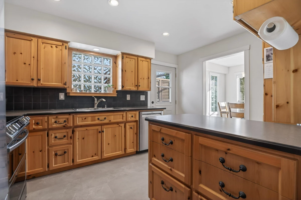 Basement Recreation Room Photo of 8068 Manson Street, Mission, BC