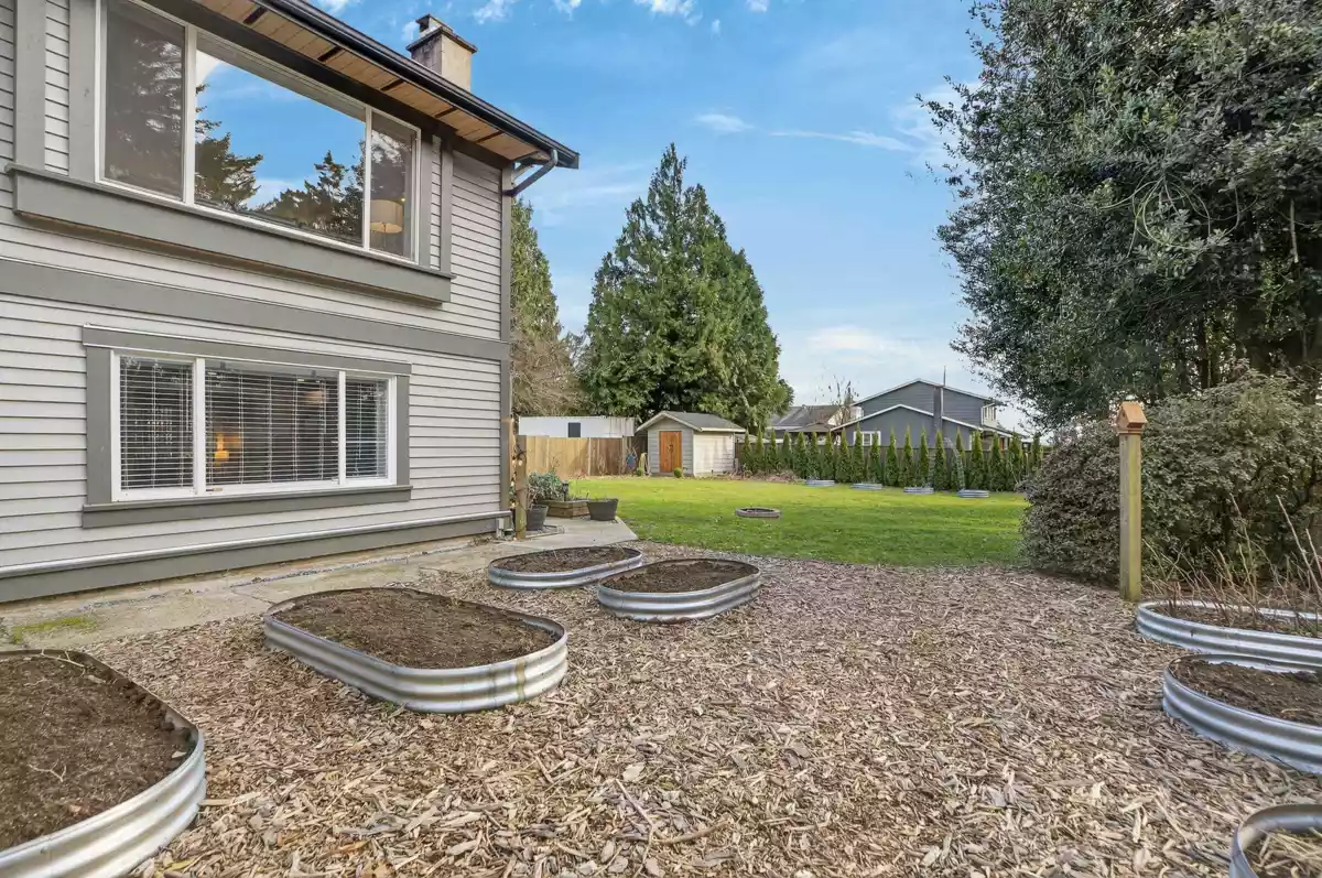 Garden / Landscaping Photo of 8068 Manson Street, Mission, BC