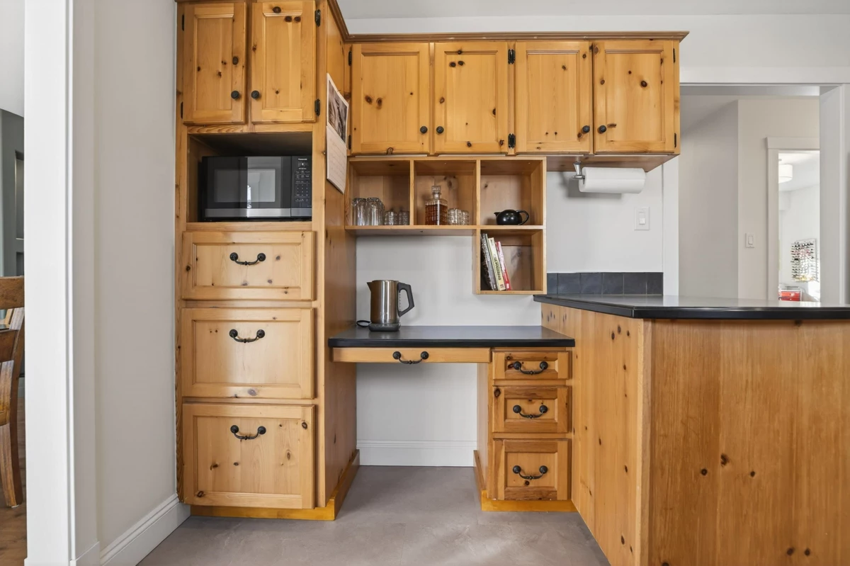 Powder Room Photo of 8068 Manson Street, Mission, BC