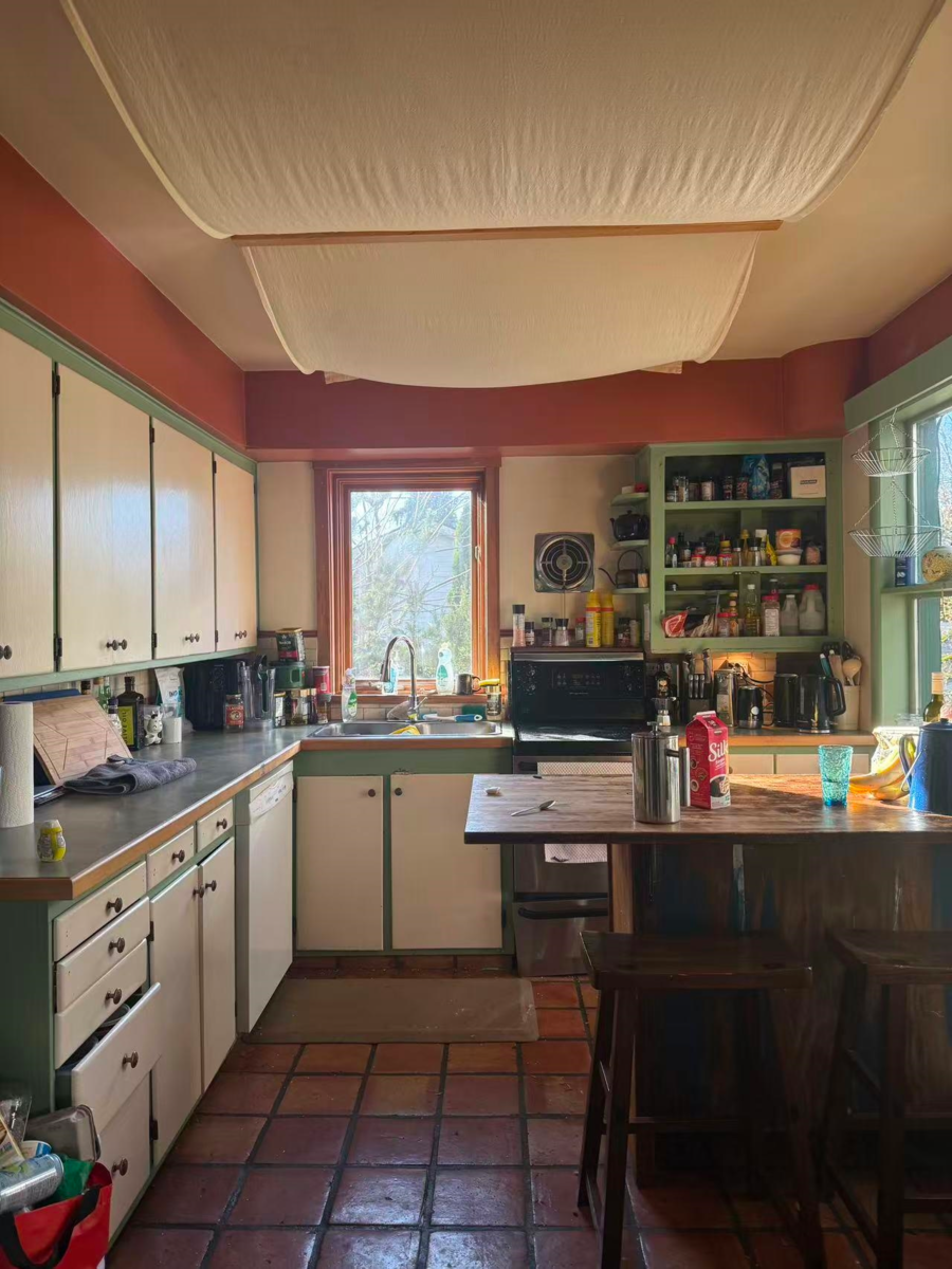 Dining Area Photo of 848 W 68th Avenue, Vancouver, BC